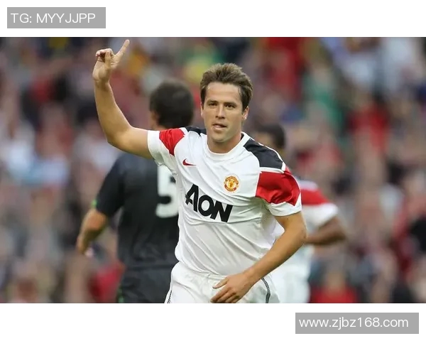 足球明星手背纹身设计解析与男士时尚潮流搭配建议