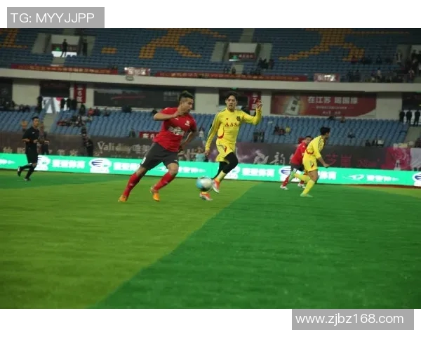 足球明星瞬间技巧解析视频教学助你提升球技与比赛表现