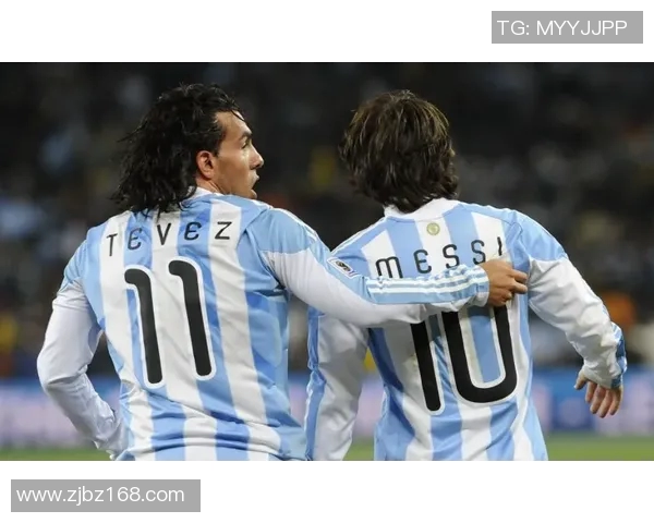 足球明星被换下来引发球迷热议赛场背后的故事与战术分析