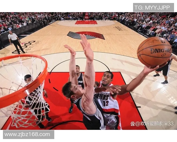 2016年NBA季后赛勇士与火箭第四场激战回顾与精彩瞬间分析